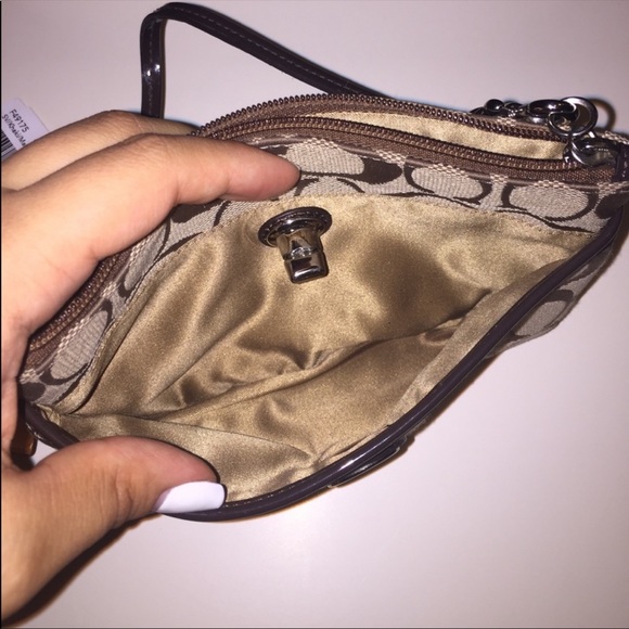 Coach Park Signature Medium Wristlet - Picture 4 of 7